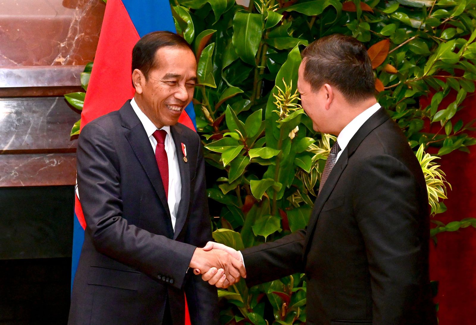 Presiden Jokowi Tingkatkan Kerja Sama dengan Kamboja Saat Bertemu PM Hun Manet